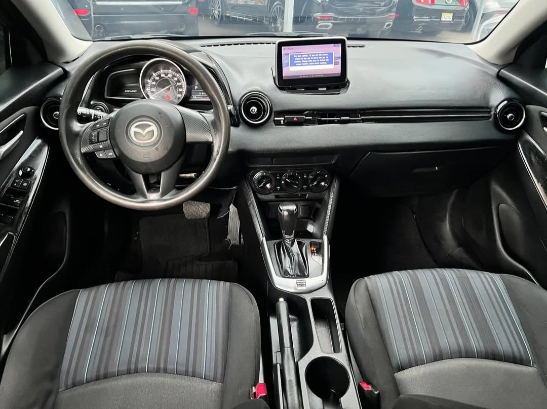 carros - 2015 Mazda Demio  3