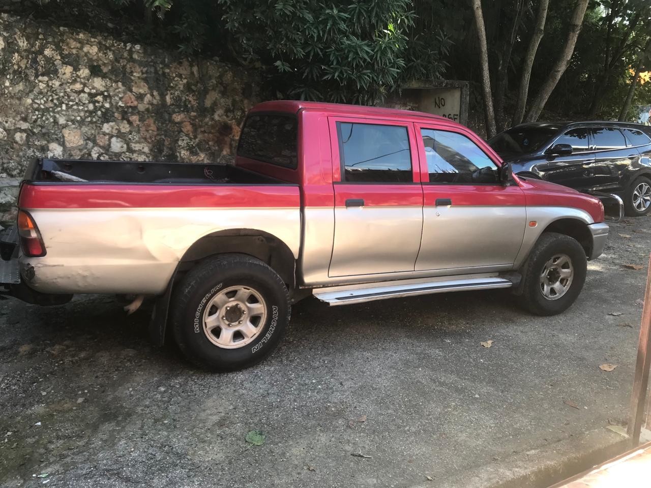 jeepetas y camionetas - Camioneta Mitsubishi L200 2001 4x4 Diesel ¡En oportunidad! 1