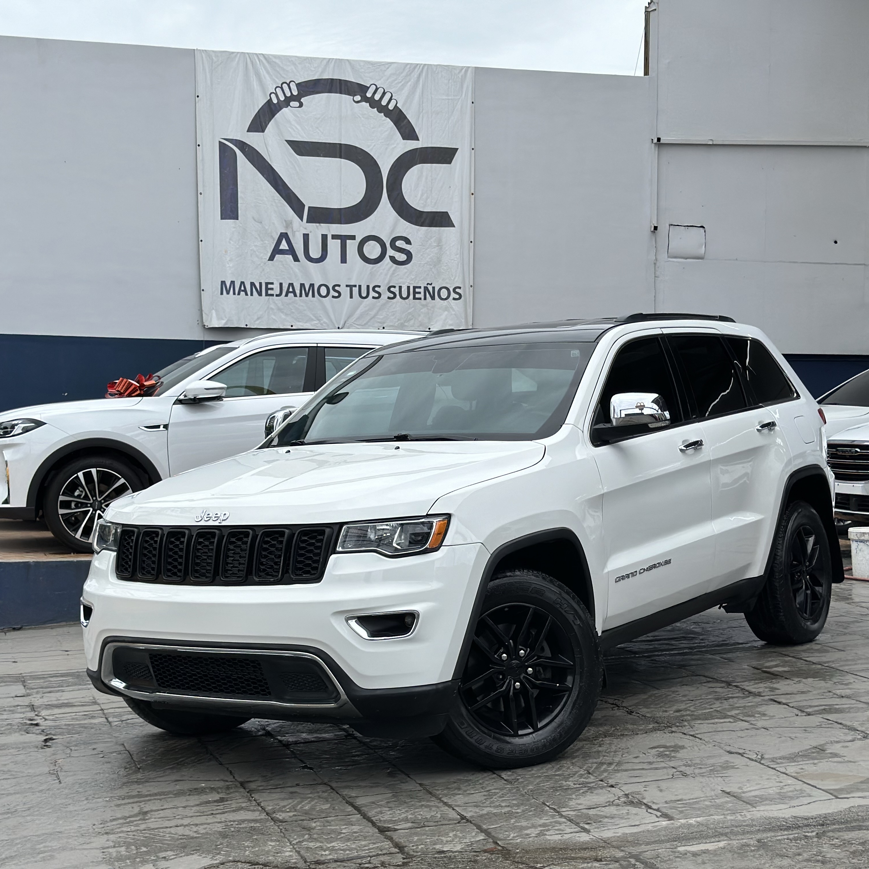 jeepetas y camionetas - JEEP GRAND CHEROKEE LIMITED 4x4 2017