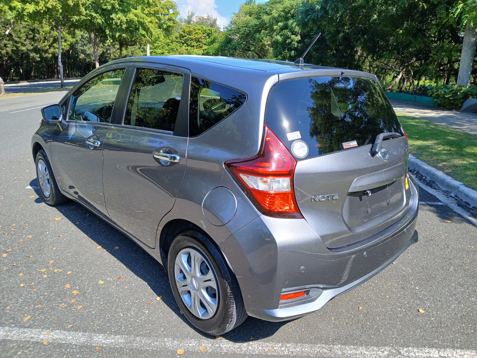 carros - VENDO NISSAN NOTE 2018 FINANCIAMIENTO DISPONIBLE  4