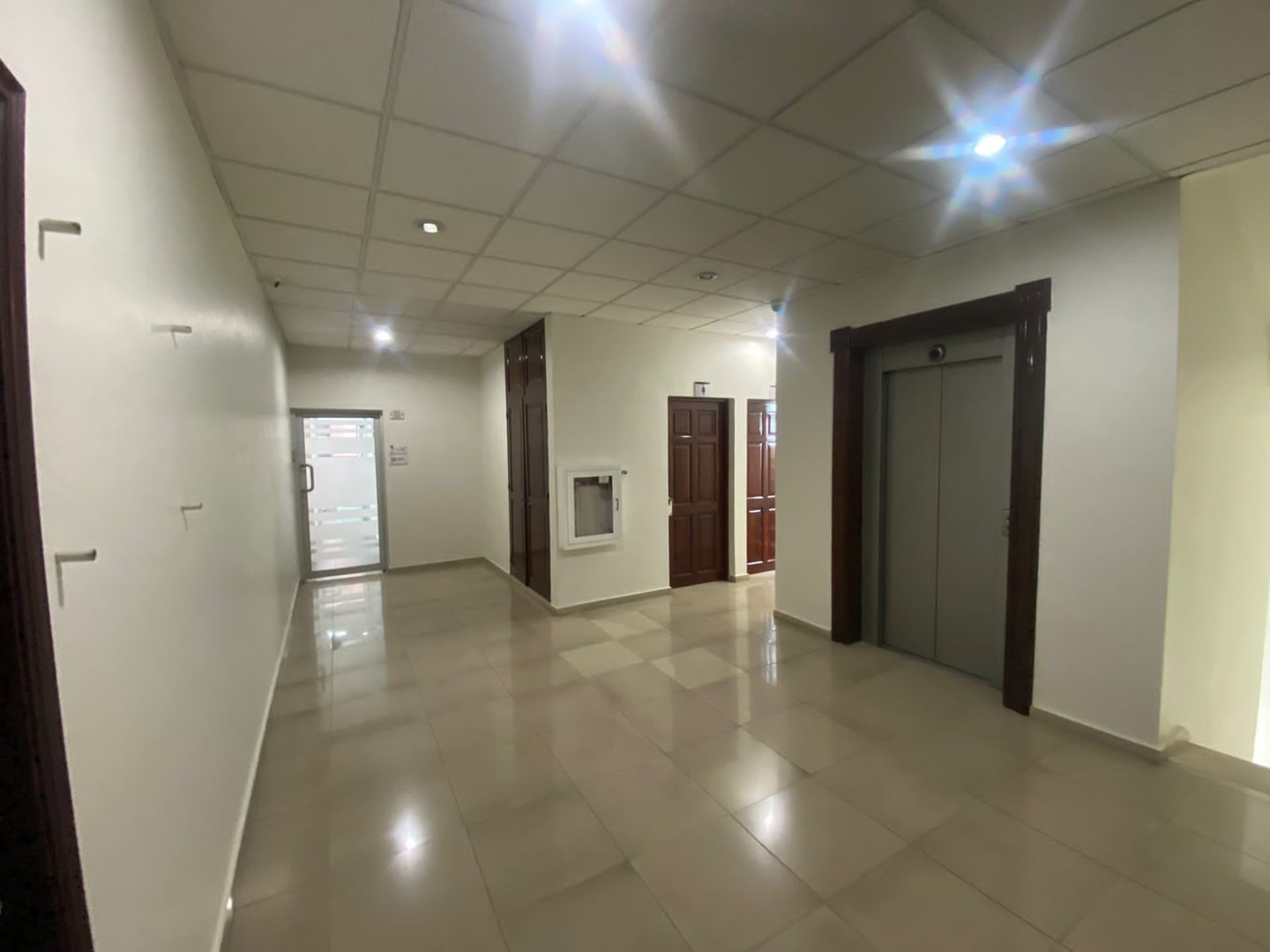 oficinas y locales comerciales - Paraiso oficina 85m2 4to piso en edificio corporativo 3