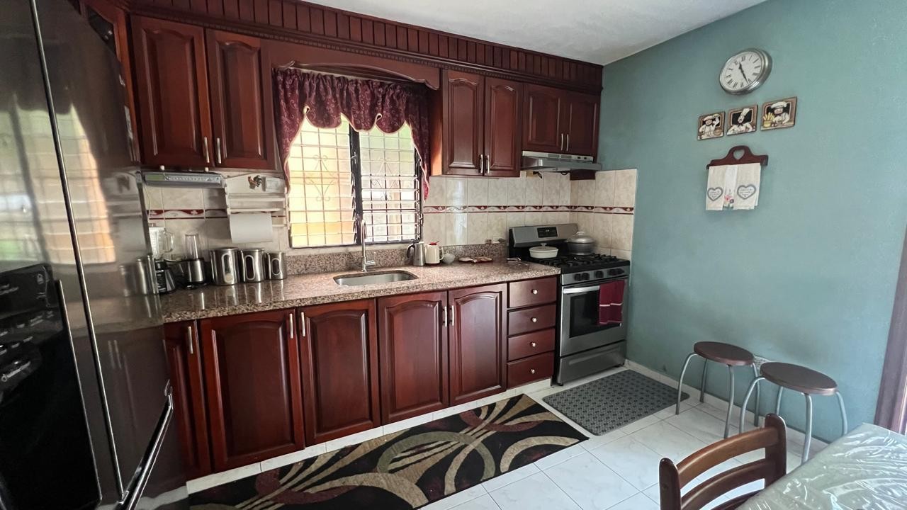 casas - Casa de dos niveles en venta, en Villa Aura Santo Domingo  4