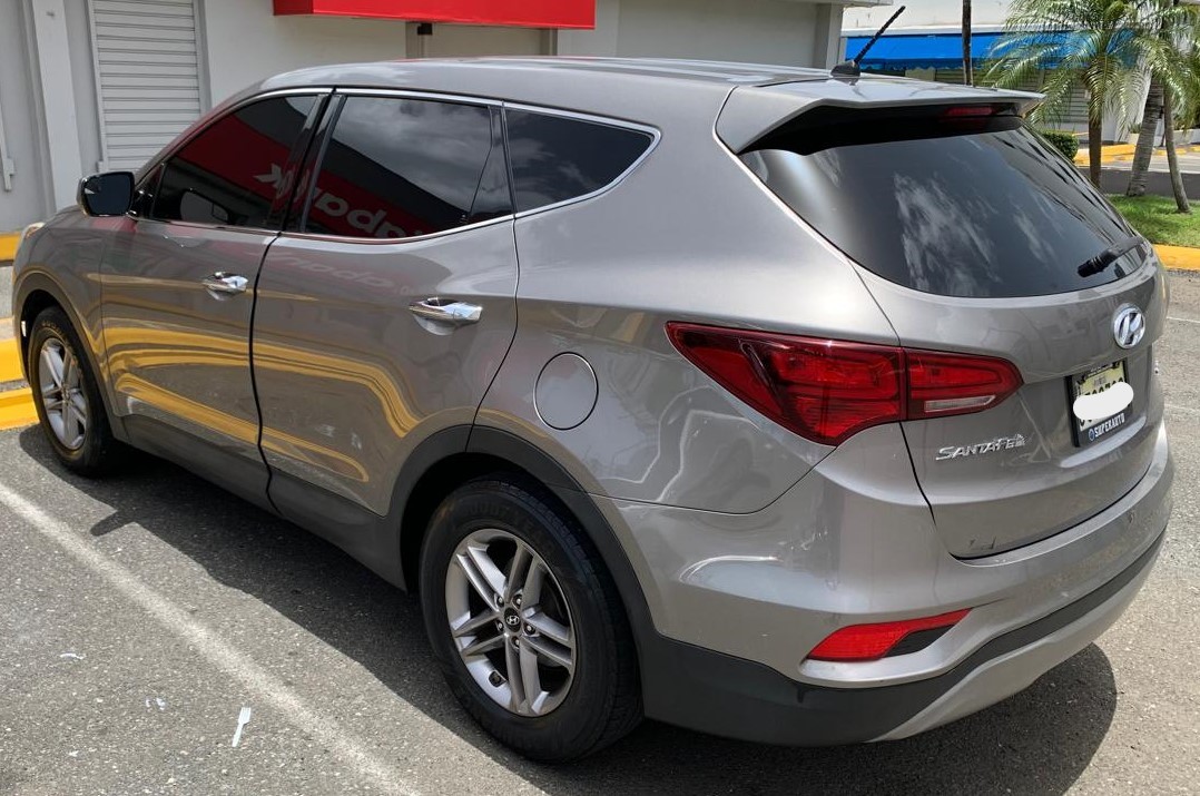 jeepetas y camionetas - Hyundai Santa Fe Sport 2018 2.4 L 3