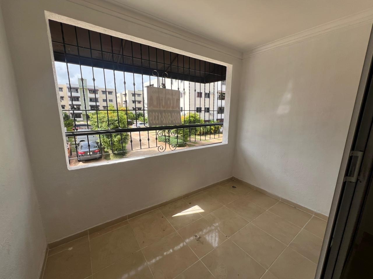 apartamentos - vendo apartamento 2do piso en la autopista de san Isidro con 2 parqueos  5