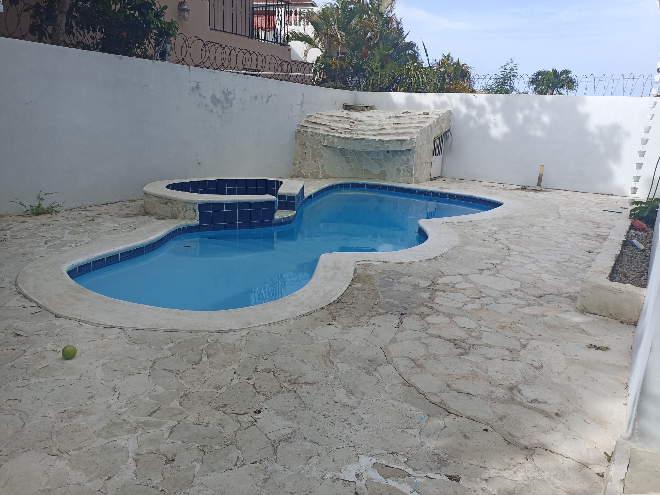 casas - Casa amueblada con piscina y terraza cerca de todo residencial privado