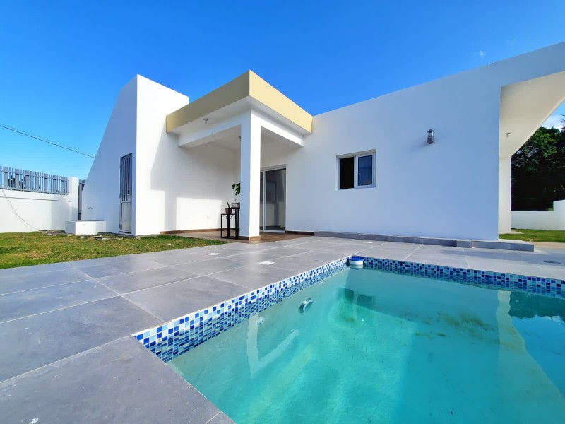 casas - Casa con piscina y patio 3