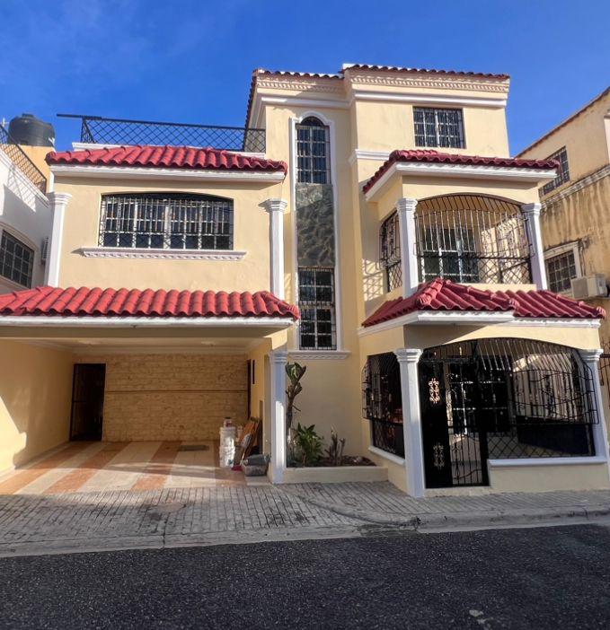 casas - Venta de Casa en Vista Hermosa de 290mt2 y 2 pisos