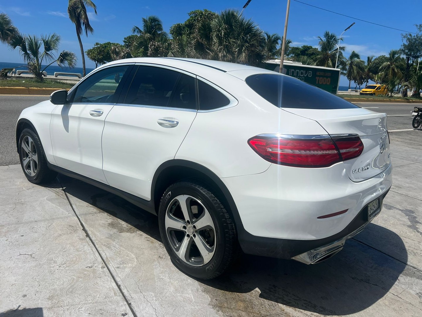 jeepetas y camionetas - Mercedes-Benz Clase GLC 300-COUPE 2017 6