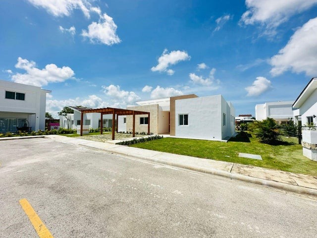 casas - Proyecto en venta Punta Cana #24-1313 tres Hab. campo de golf, jardín privado.
 7