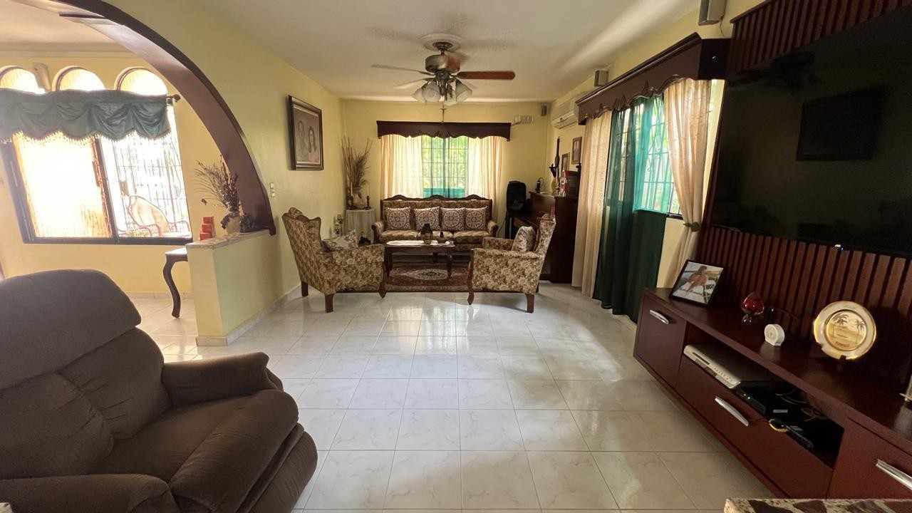 casas - Casa de dos niveles en venta, en Villa Aura Santo Domingo  5