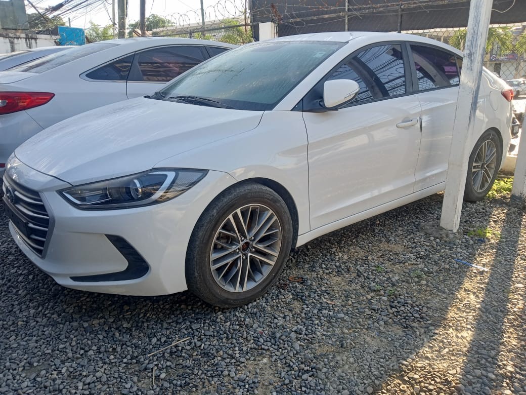 carros - HYUNDAI AVANTE 2017 BLANCO 5