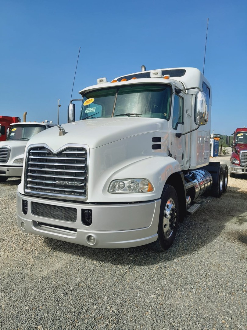 camiones y vehiculos pesados - Mack Pinnacle año 2012 8