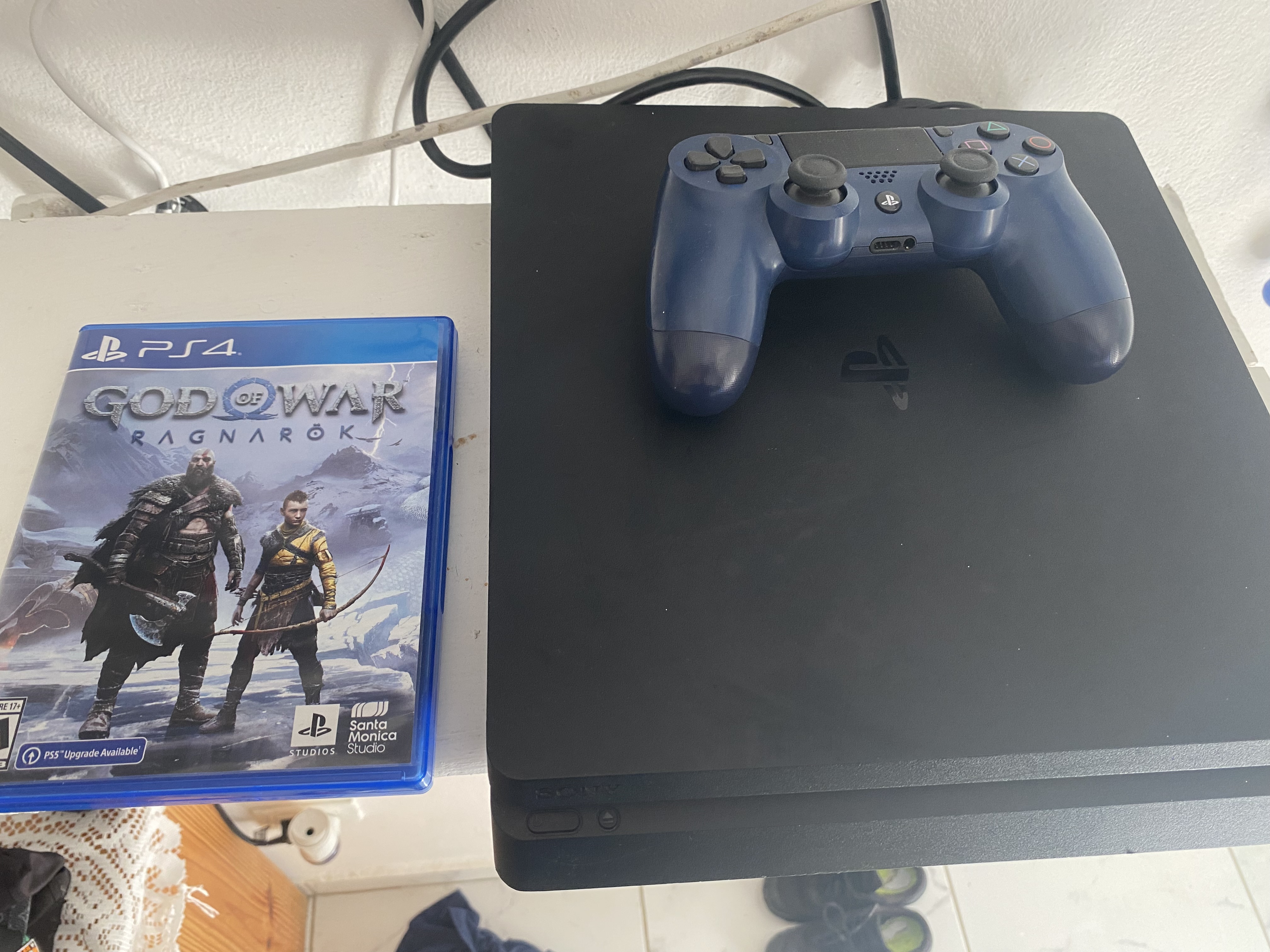 consolas y videojuegos - Ps4 slim  1tb esta nitida. 3