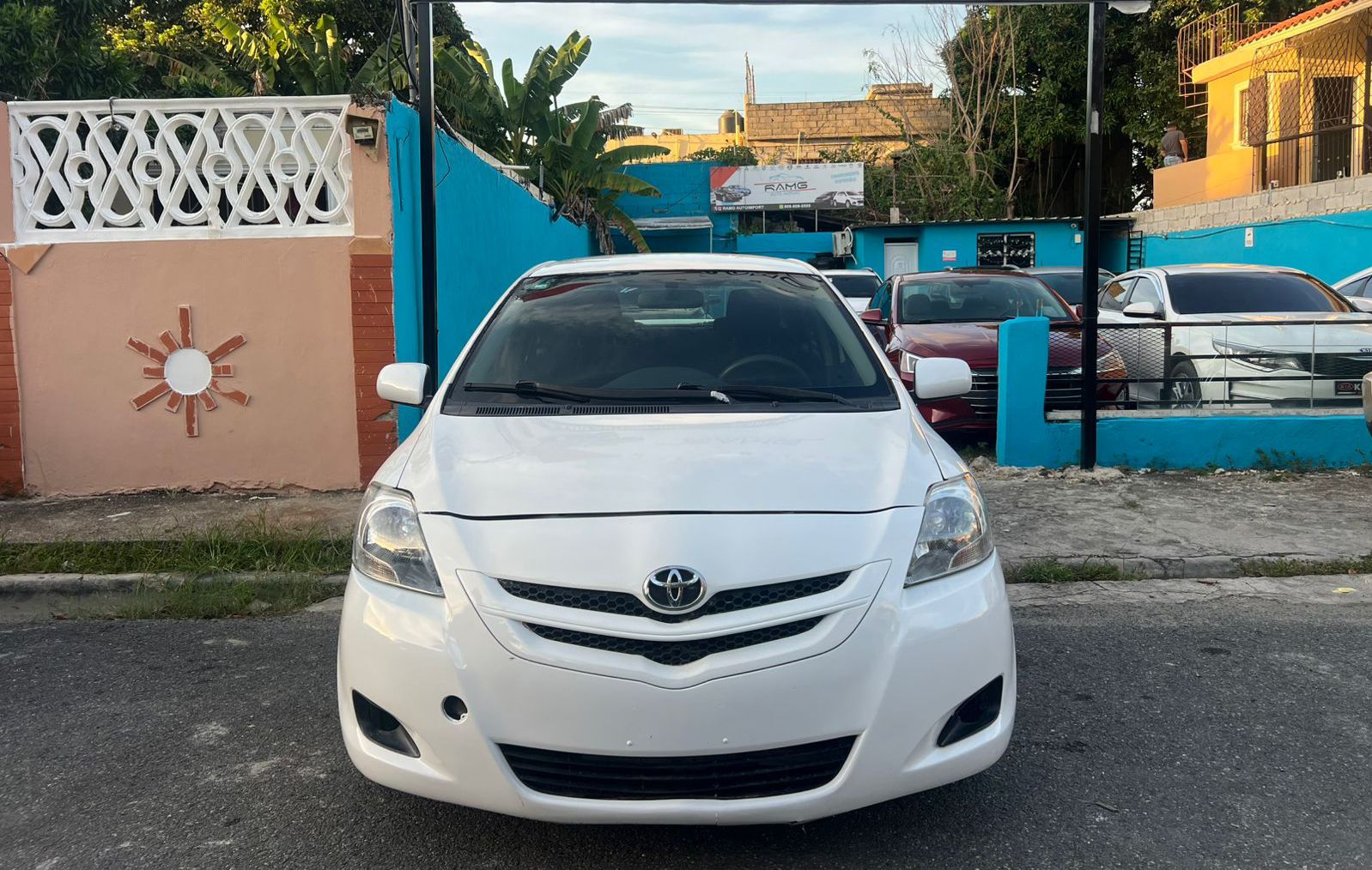 carros - Toyota yaris 2006 1