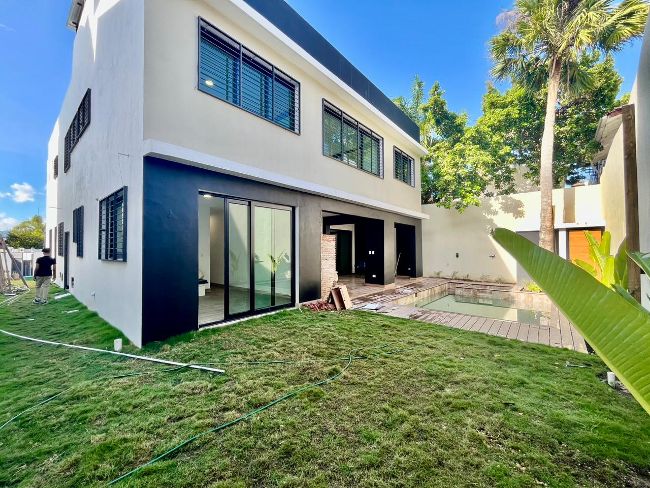 casas - Magnifica Vivienda con Gym y Piscina, Cerro Hermos 0