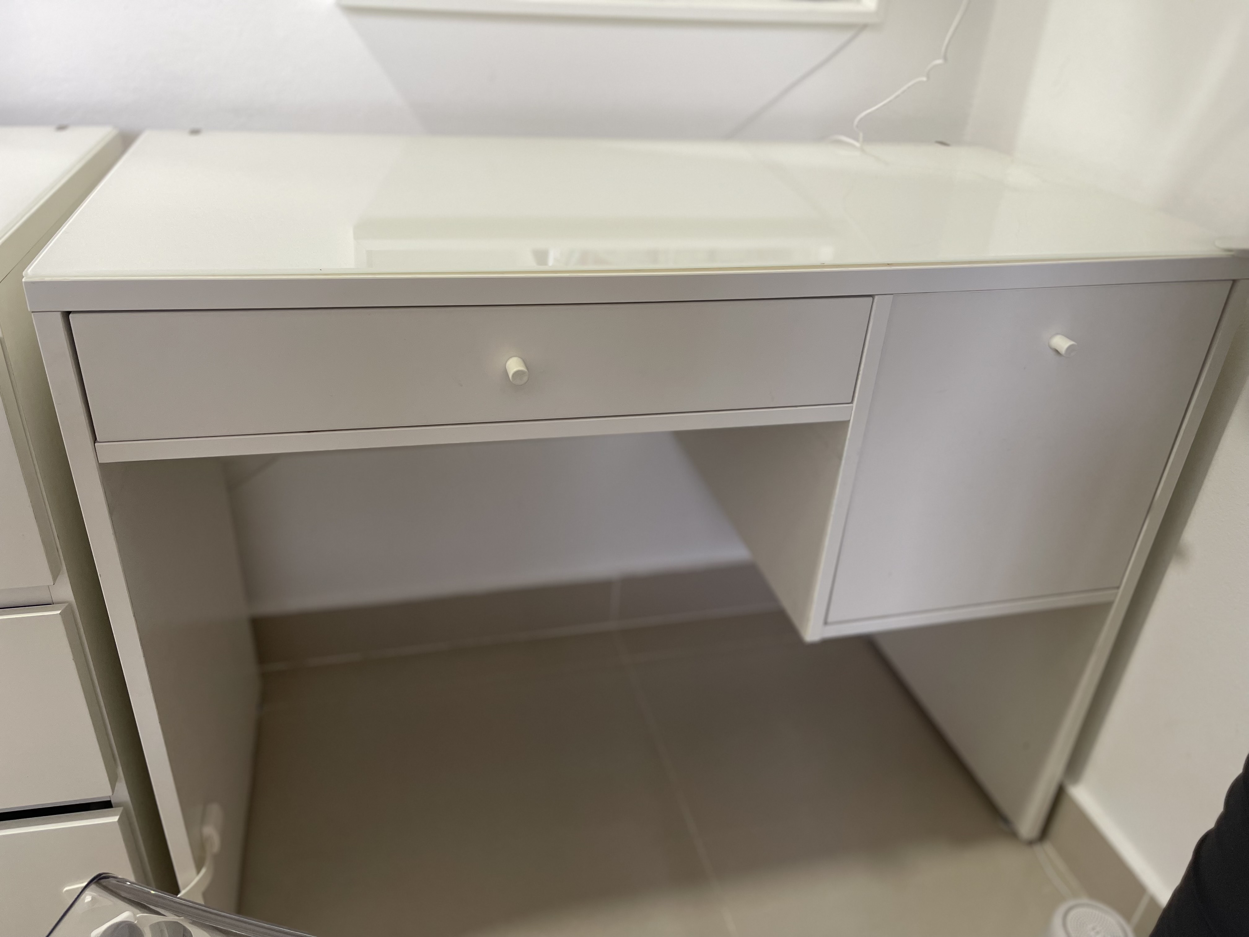 muebles y colchones - Tocador 2 gavetas color blanco.  1