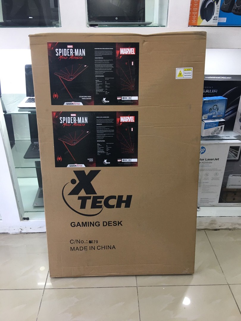 muebles y colchones - MESA XTECH MARVEL SPIDER-MAN GAMING TEXTURIZADA EN FIBRA DE CARBONO 1