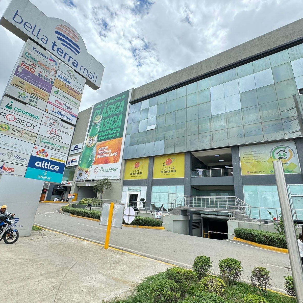 oficinas y locales comerciales - Locales de venta, ubicados en Bella Terra mall