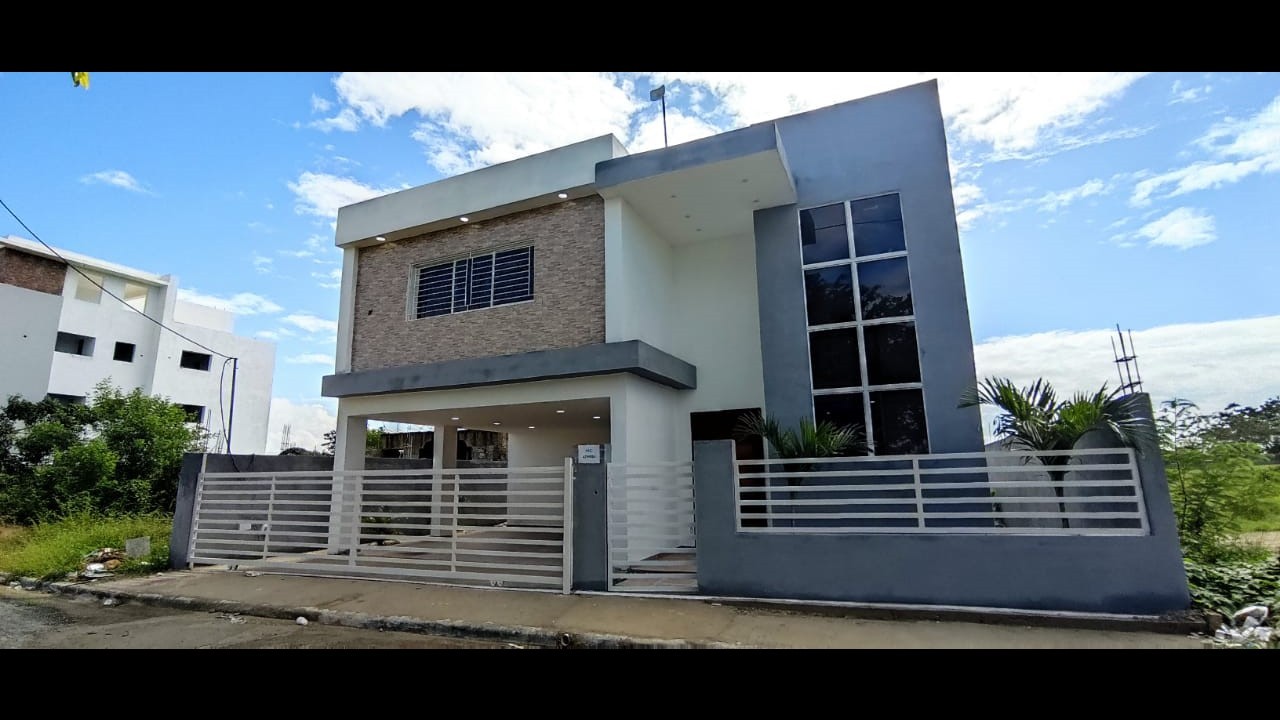 casas - Vendo Nueva y Amplia Casa de Dos Niveles Con Piscina en Residencial Naime 6