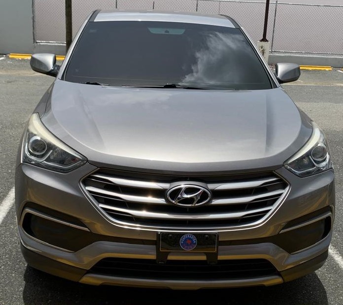 jeepetas y camionetas - Hyundai Santa Fe Sport 2018 2.4 L 5