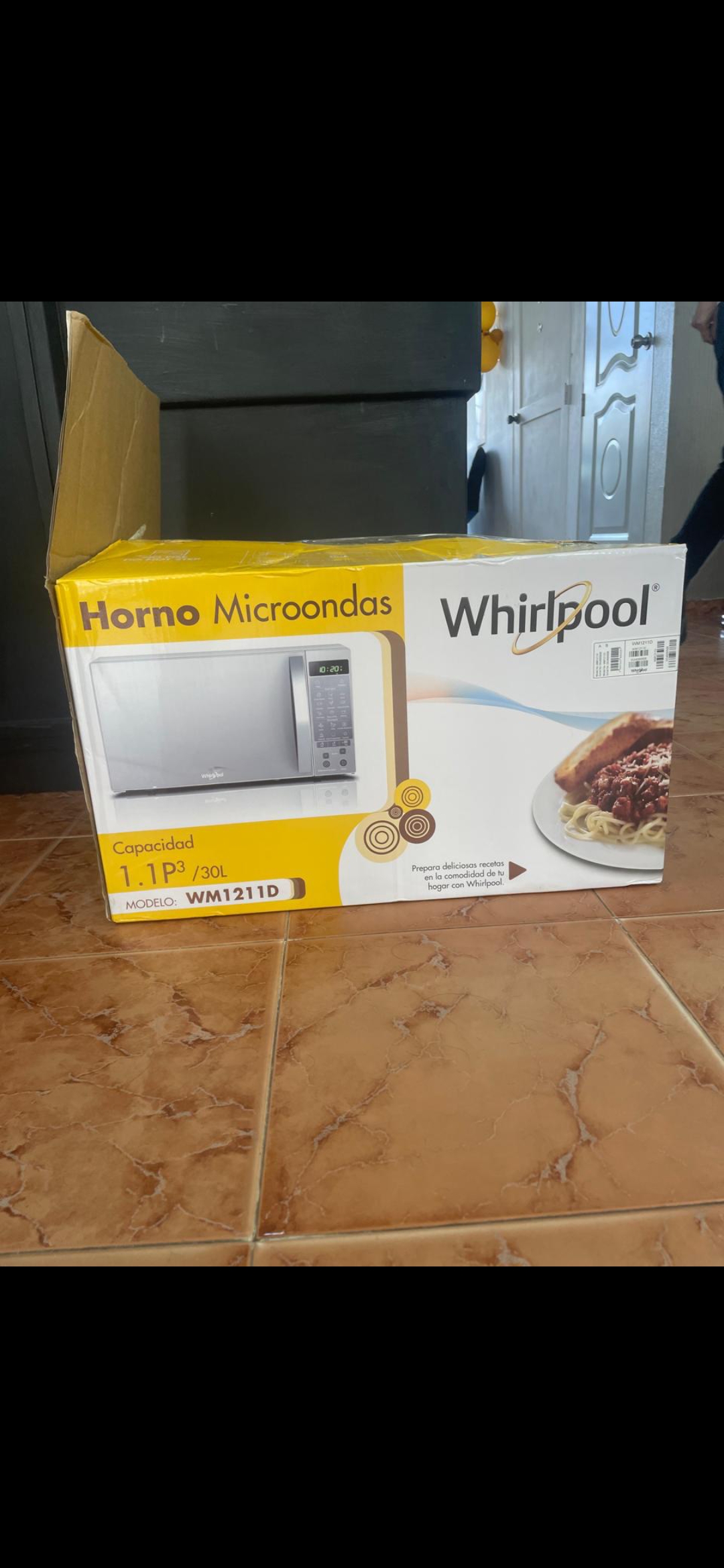 cocina - Microondas whirpool modelo wm1211D 1