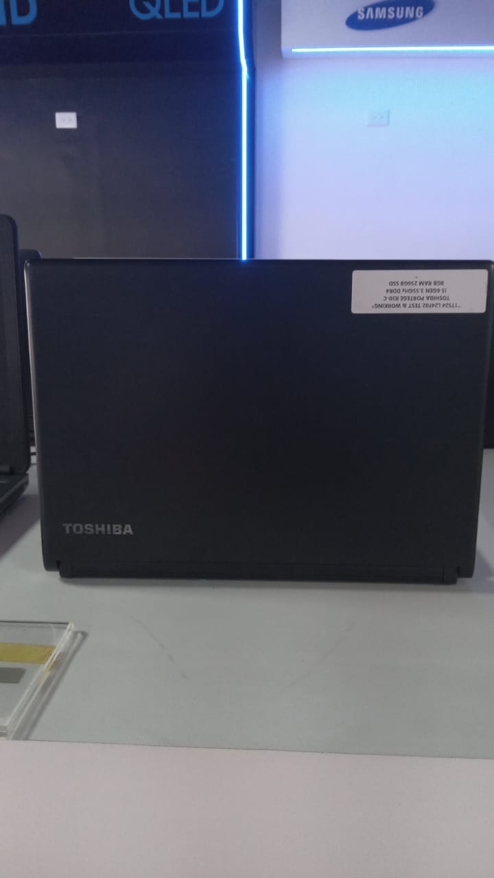 computadoras y laptops - LAPTOP TOSHIBA  PORTAGE R30  I5-6TH, 8GB RAM, 256G 3