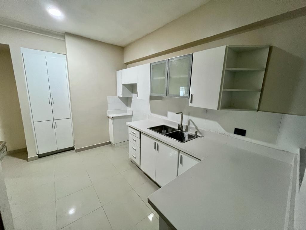 apartamentos - Se Vende Apartamento en Gazcue 3Hab 5