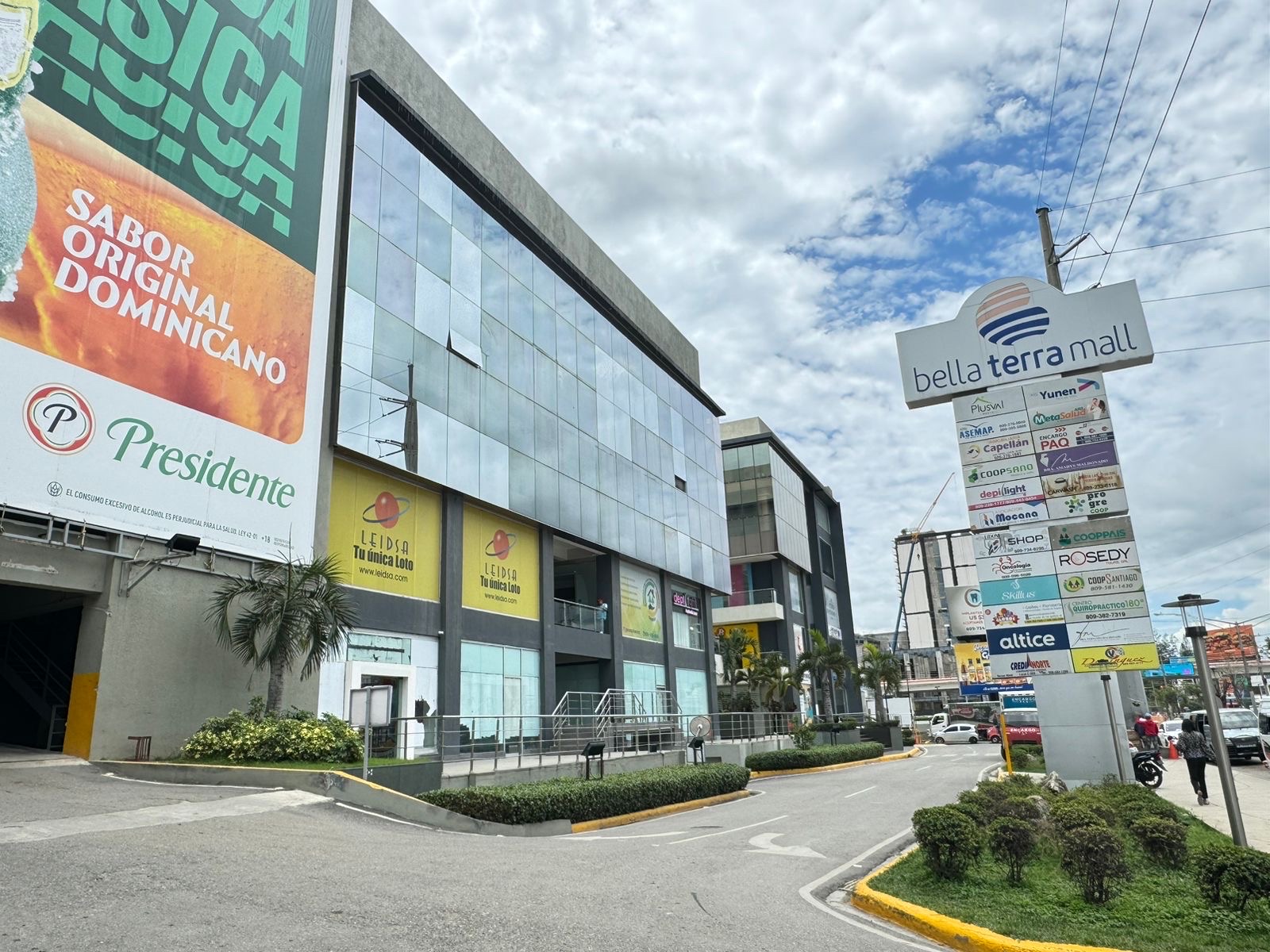 oficinas y locales comerciales - Locales de venta, ubicados en Bella Terra mall 2