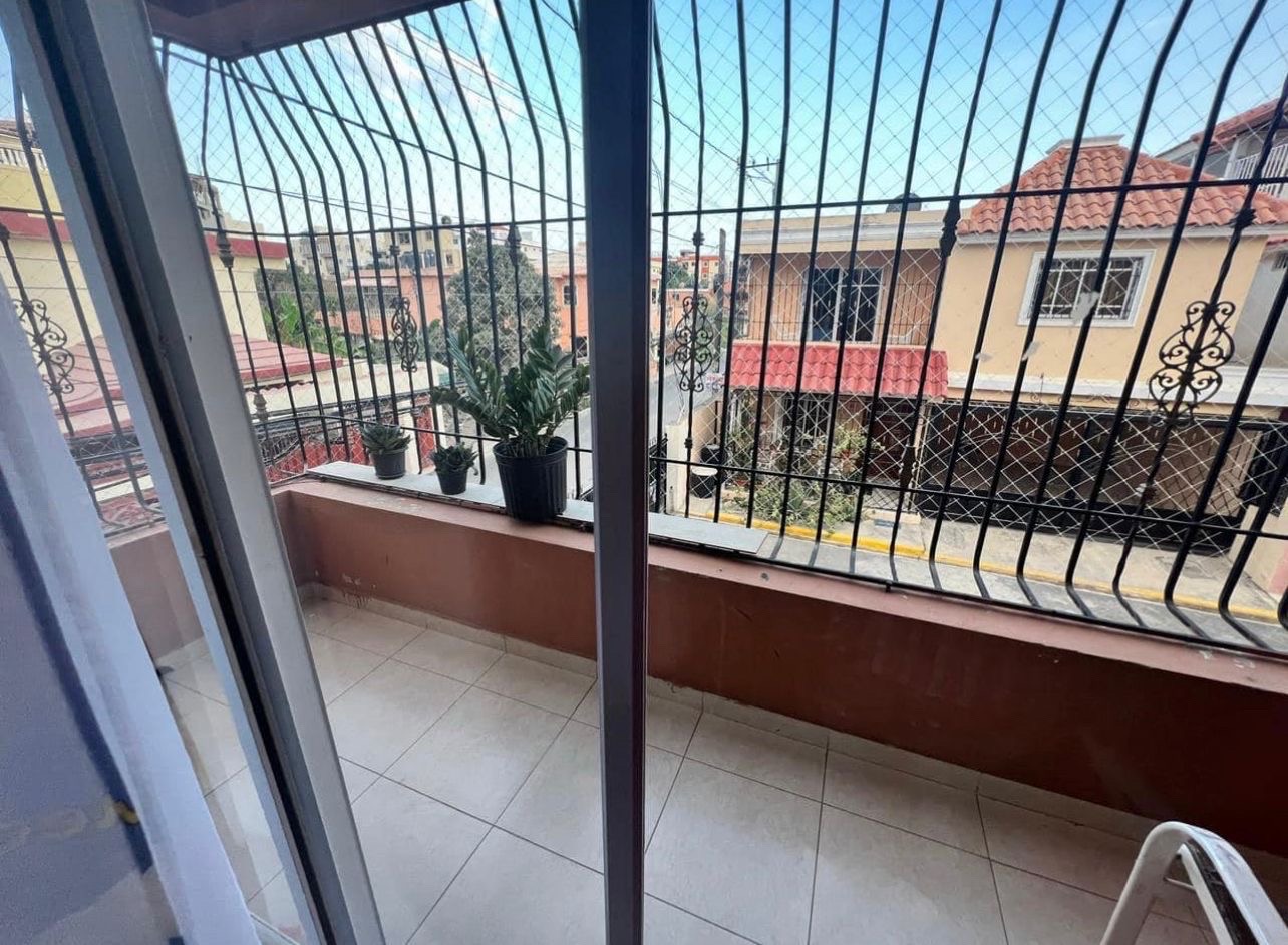 casas - Vendo casa! En la autopista de san Isidro, zona oriental Santo Domingo este 9