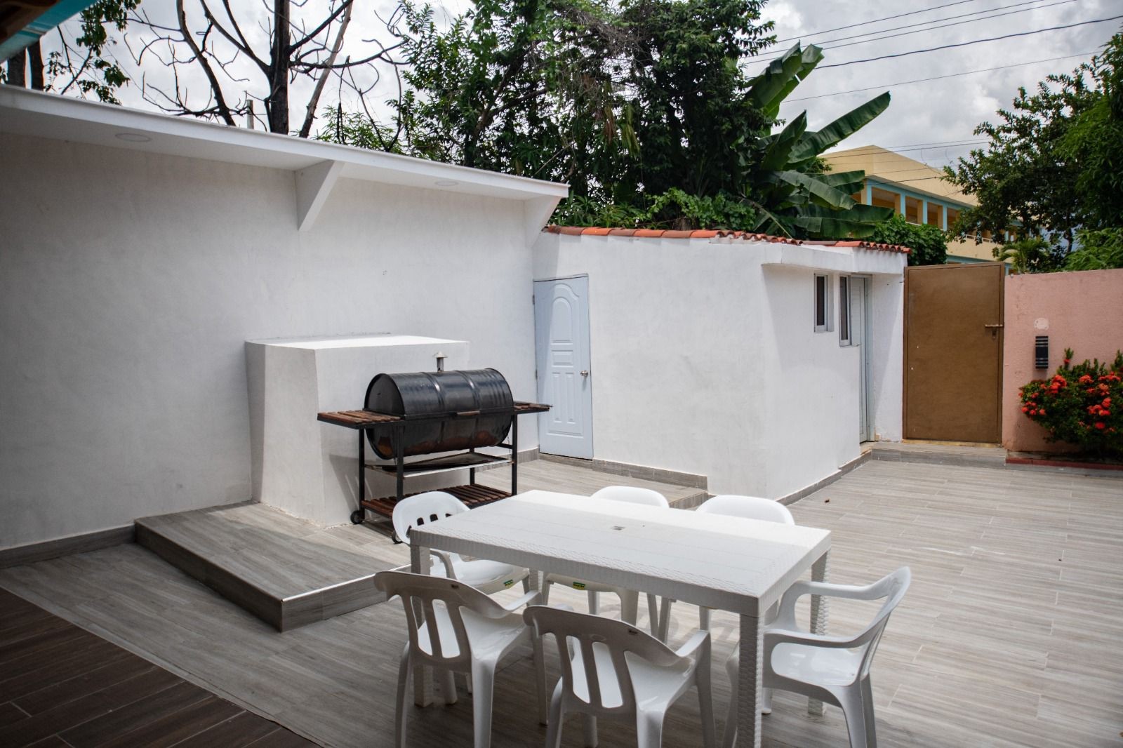 casas - Casa en venta manoguayabo de 2 niveles con piscina, BBQ incluye solar de 350 m2 6