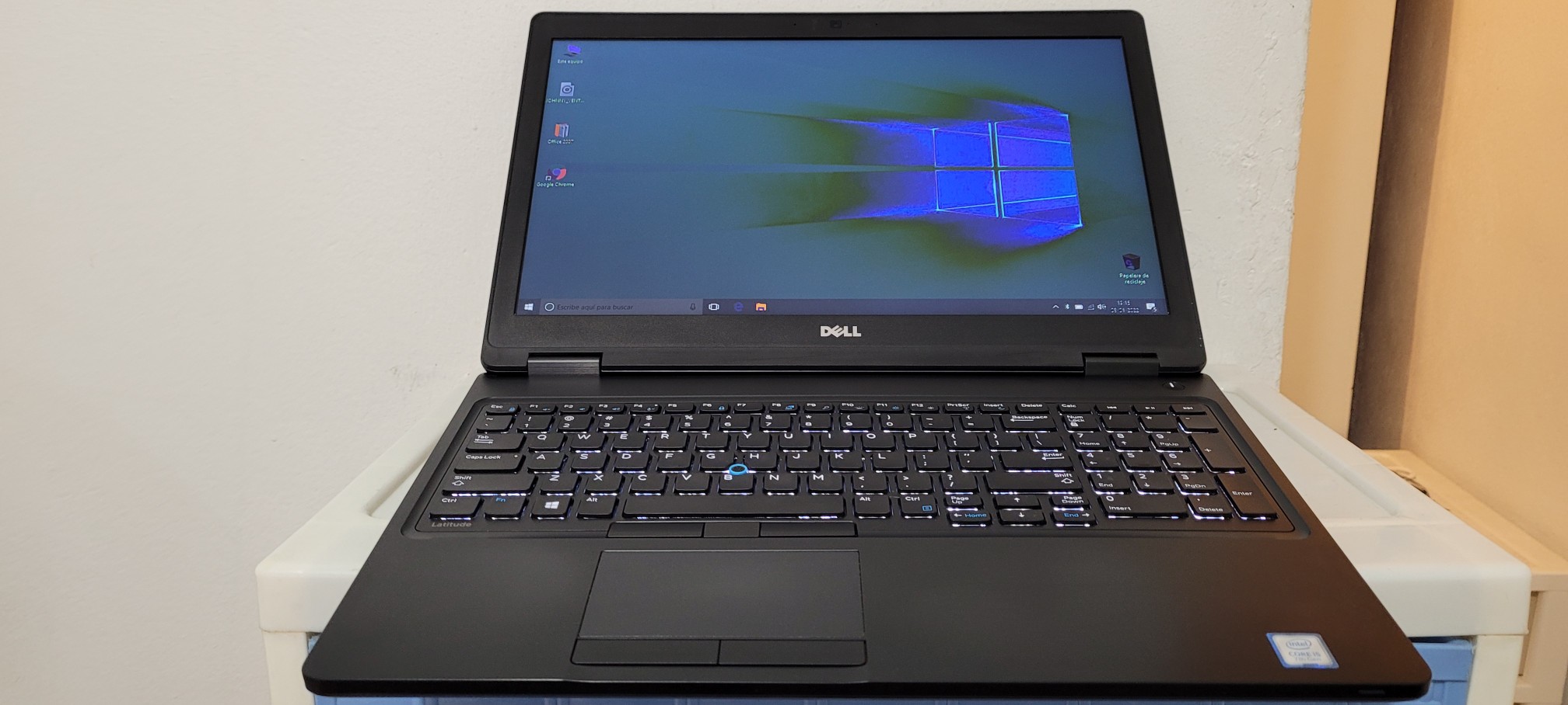 computadoras y laptops - Dell 5570 17 Pulg Core i7 6ta Ram 16gb ddr4 Video intel 8gb y Aty Radeon R7 2gb