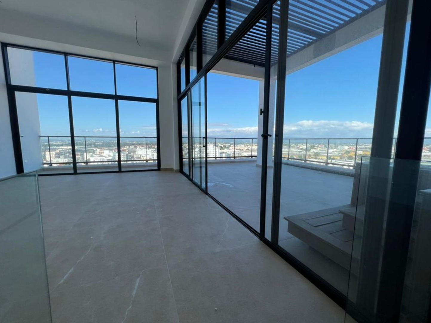 apartamentos - Penthouse en Venta en una de las torres más imponentes de la Urbanización Real. 