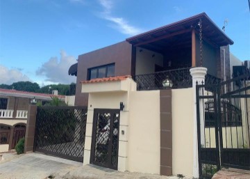 casas - Vendo Casa de 2 Niveles en la Av. Jacobo Majluta, Santo Domimgo Norte.