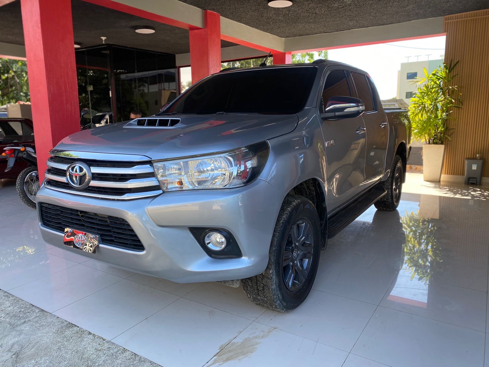 jeepetas y camionetas - Toyota Hilux 2016 1