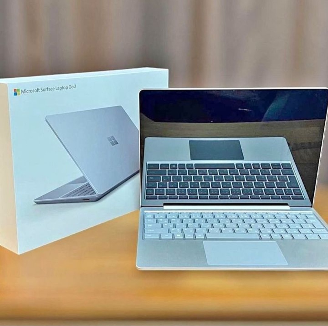 computadoras y laptops - Laptop Surface Go 2, Pant 12.4" Touch, Core i5 11th, 128GB SSD, 8GB RAM. Nueva 