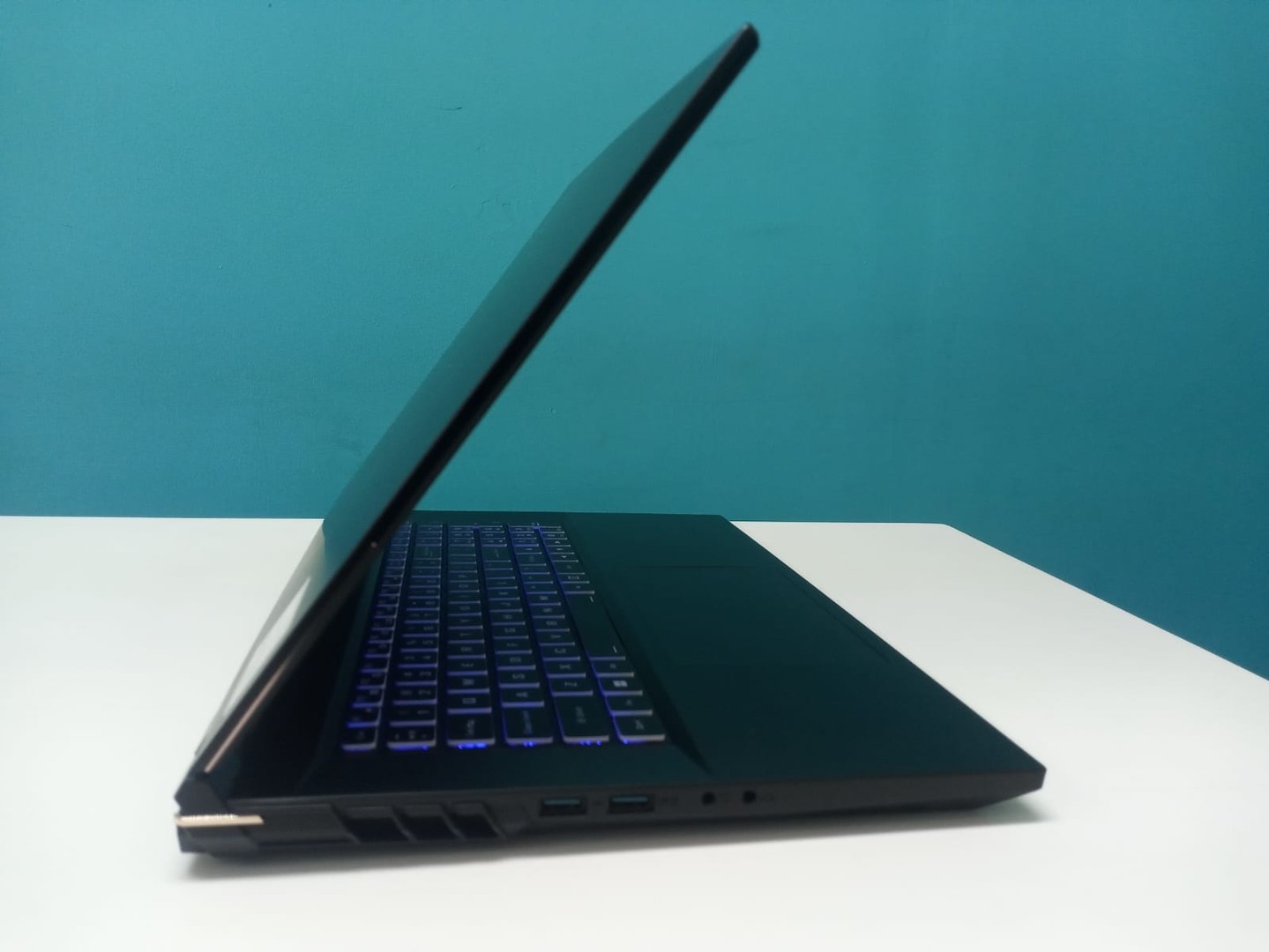 computadoras y laptops - ``Laptop, Clevo Sager PD70PNN / 12th Gen, Intel Core i7 / 32GB DDR4 / 256GB SSD  4