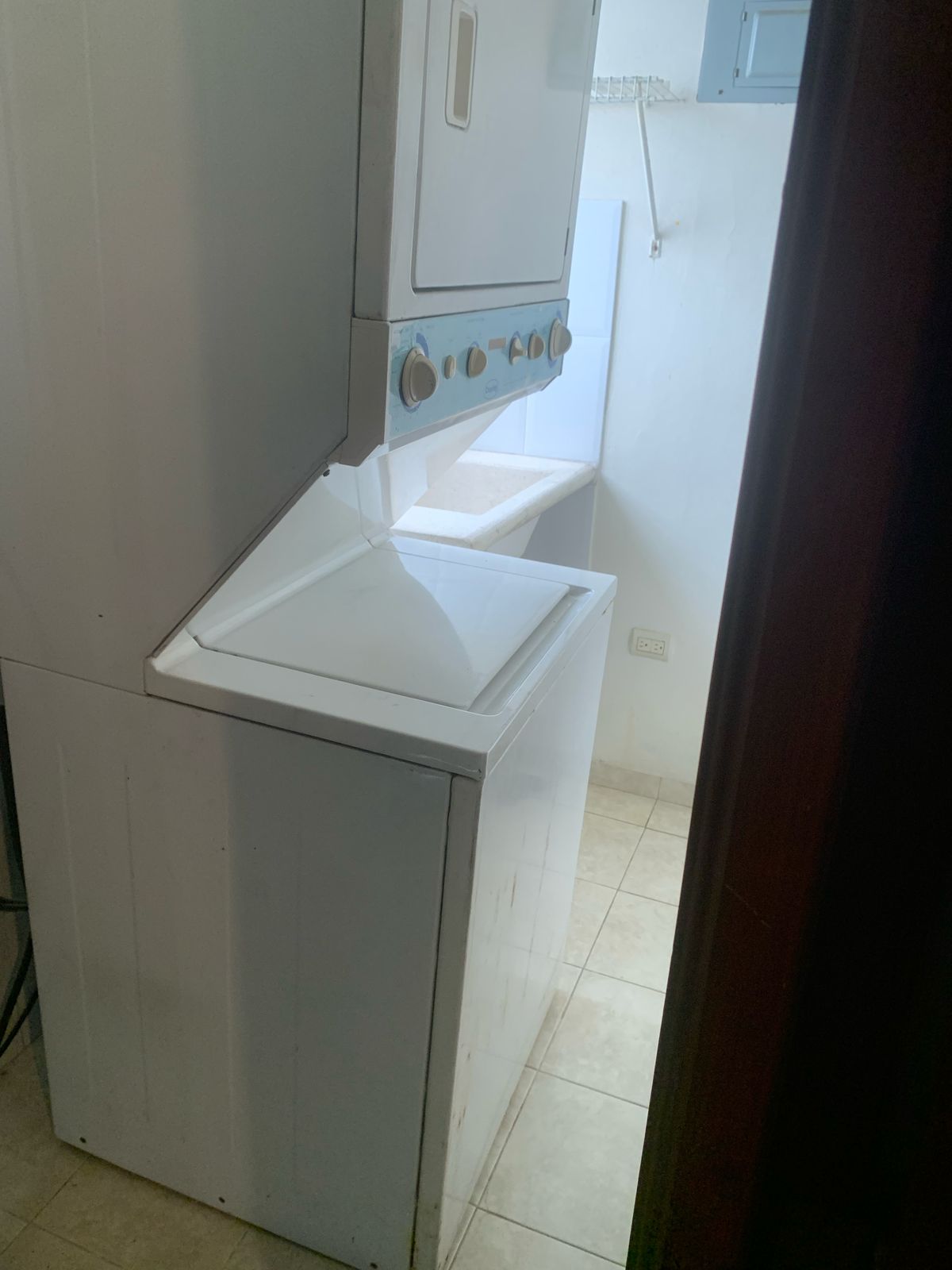 apartamentos - RENTO APARTAMENTO AMUEBLADO Y SIN AMUEBLAR EN EVARISTO MORALES  8