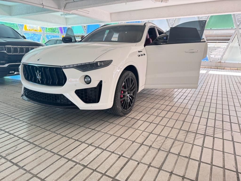 jeepetas y camionetas - Maserati levanté  2022 nuevaaaaa