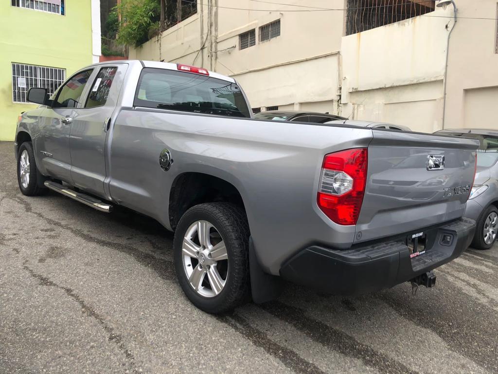 jeepetas y camionetas - Toyota tundra 2015 impecable  6