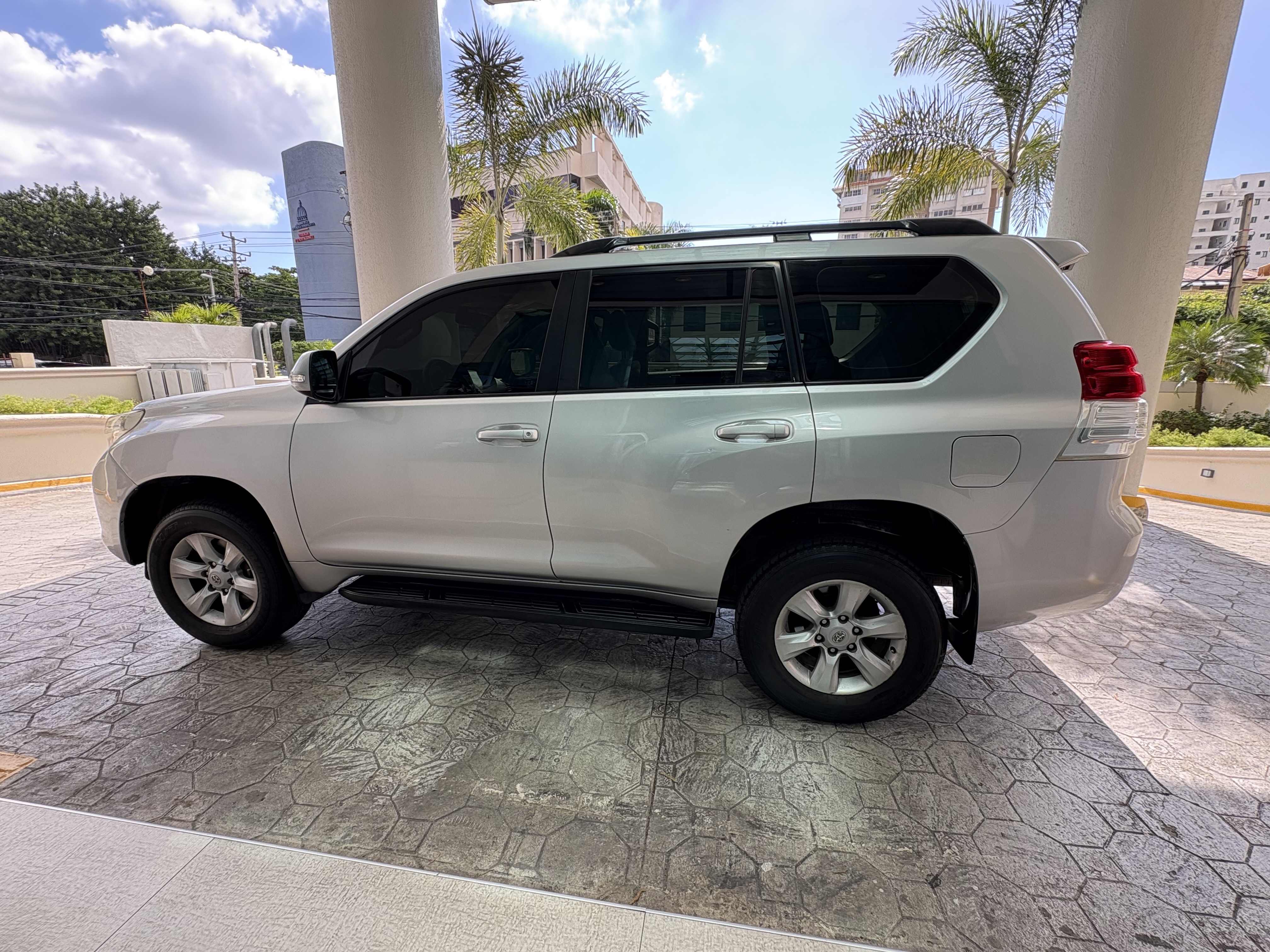 jeepetas y camionetas - Toyota Land Cruiser Prado 2011 TX 2