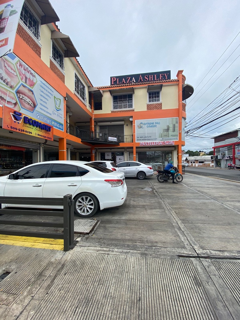 oficinas y locales comerciales - Vendo plaza comercial en calle mas transitada del sector Lucerna Santo Domingo  1