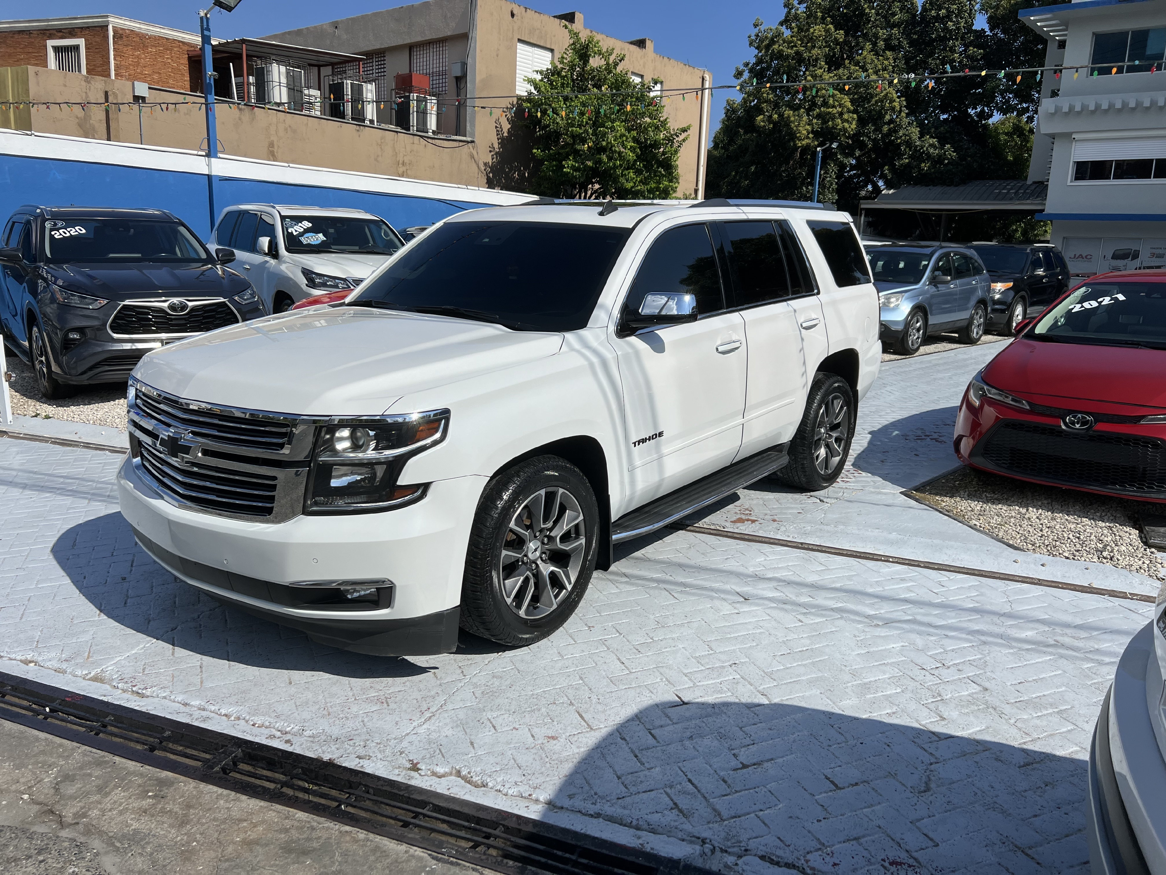 jeepetas y camionetas - Chevrolet TAHOE premier 2017 V8 2