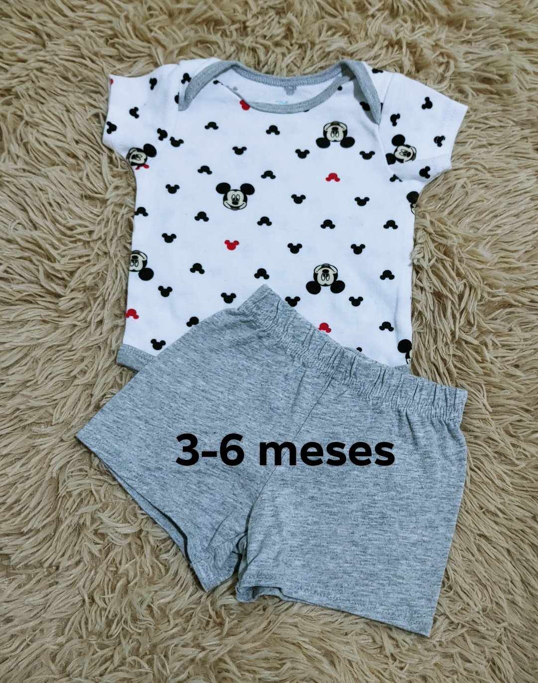 ropa y zapatos - Vendo ropa y zapatos para bebe 0-3 meses 3