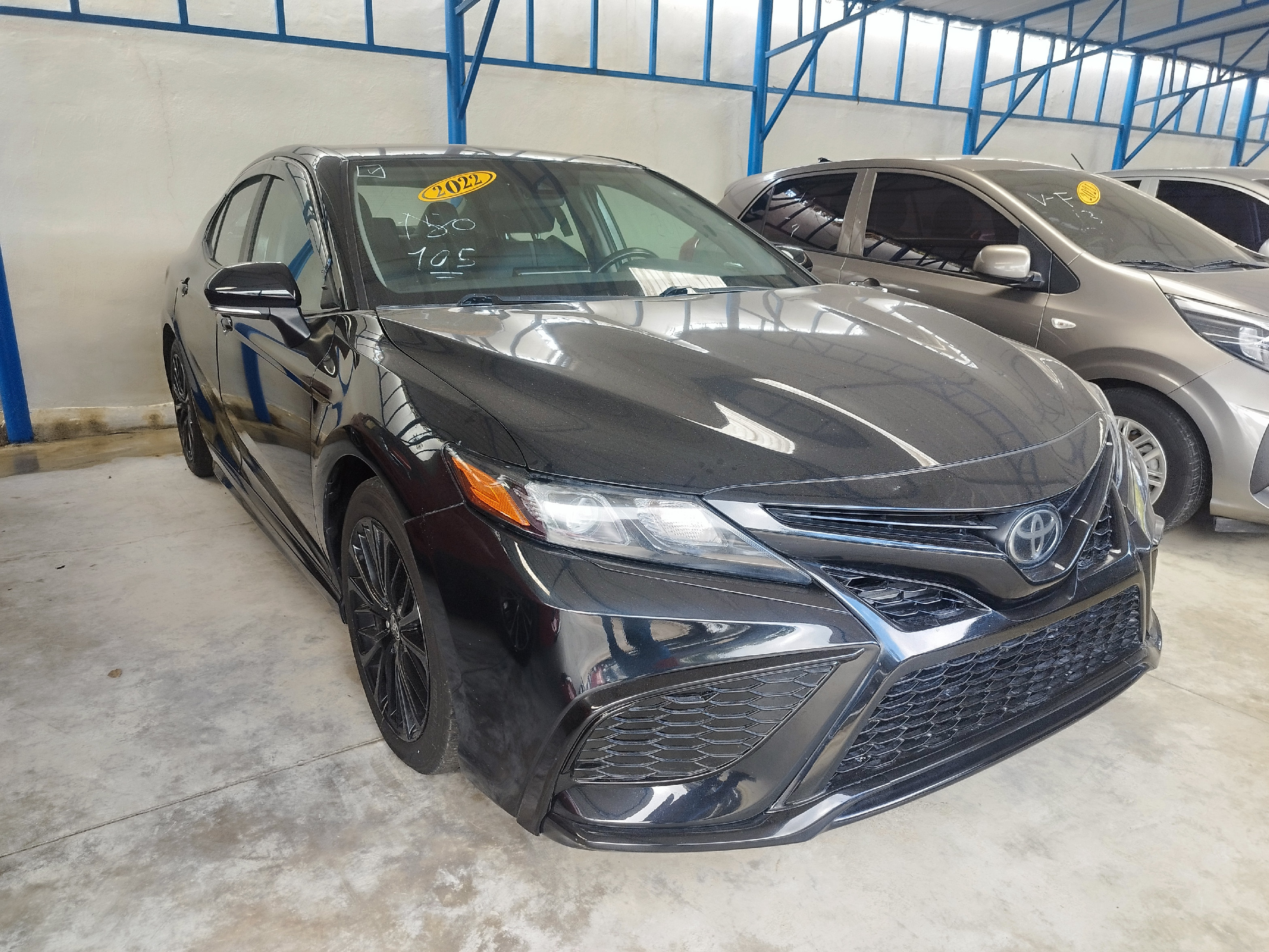 carros - 2022 Toyota Camry SE  1