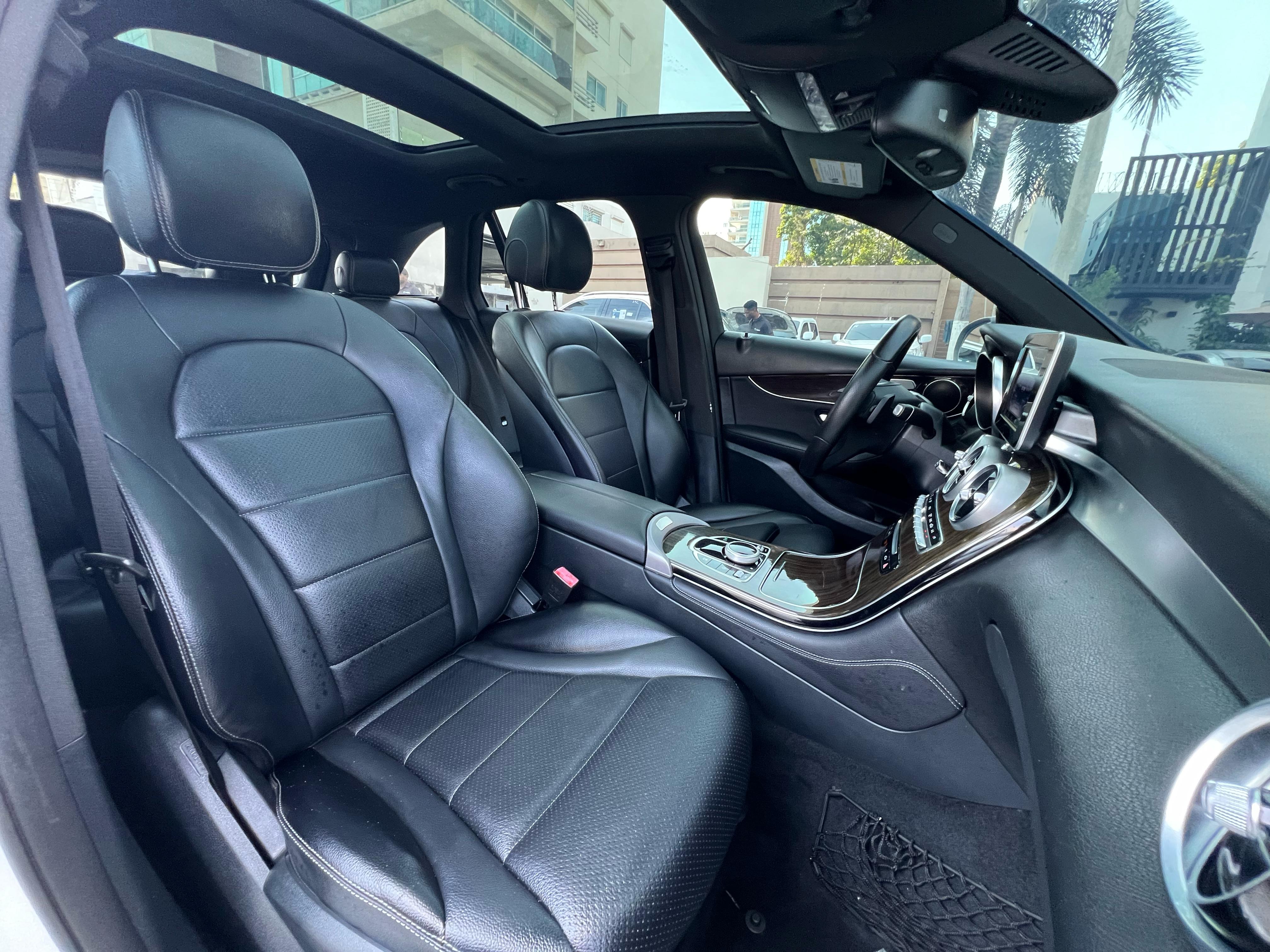 jeepetas y camionetas - Mercedes-Benz GLC 300 2018 8