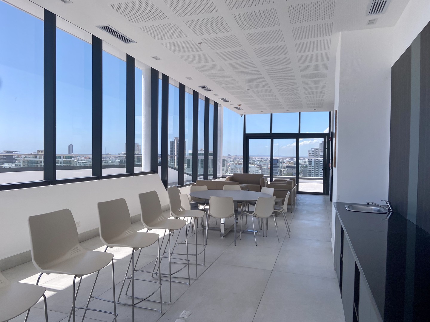 oficinas y locales comerciales - Serralles oficina en torre corporativa 72m2 2 parqueos  0