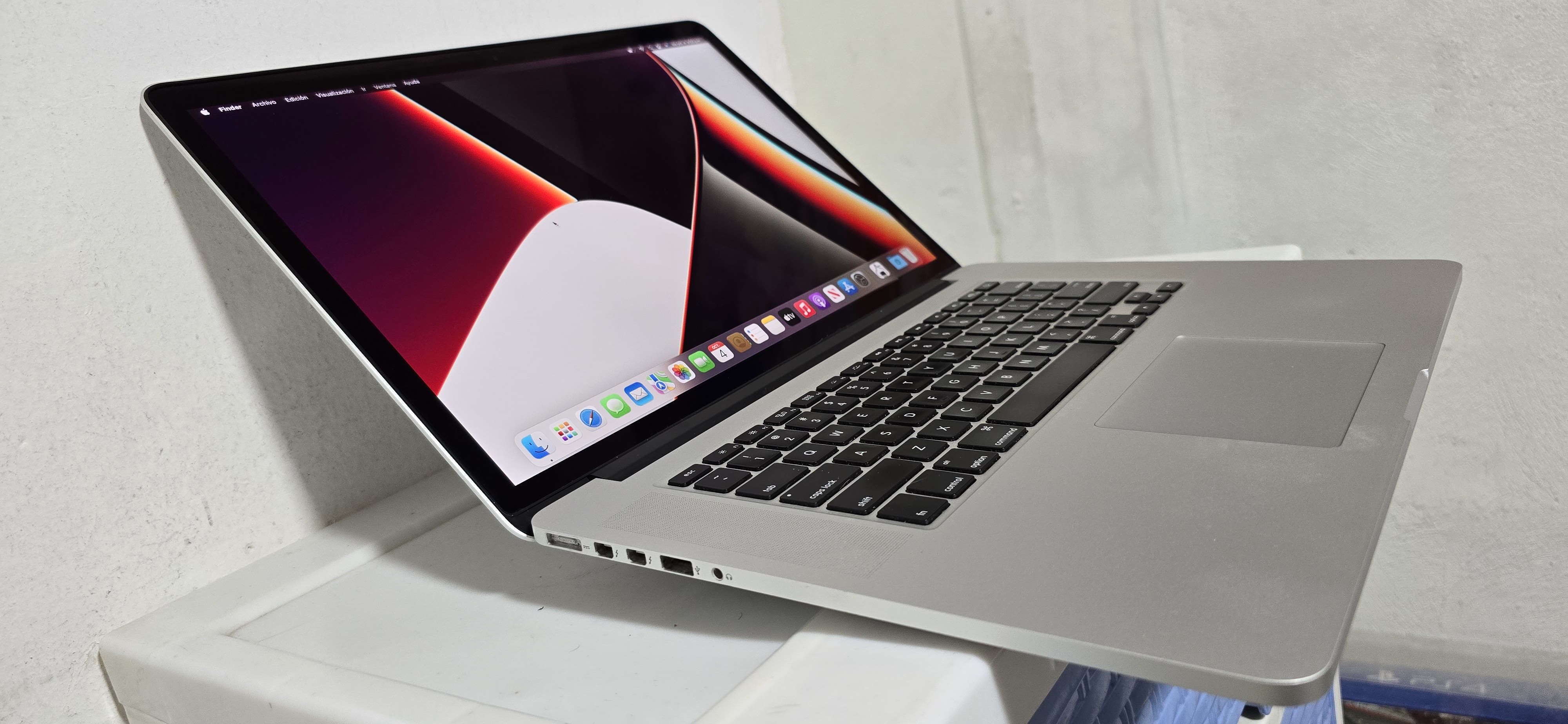 computadoras y laptops - Macbook Pro Retina 15 Pulg Core i7 Ram 16gb Disco 500gb SSD AÑO 2015 2