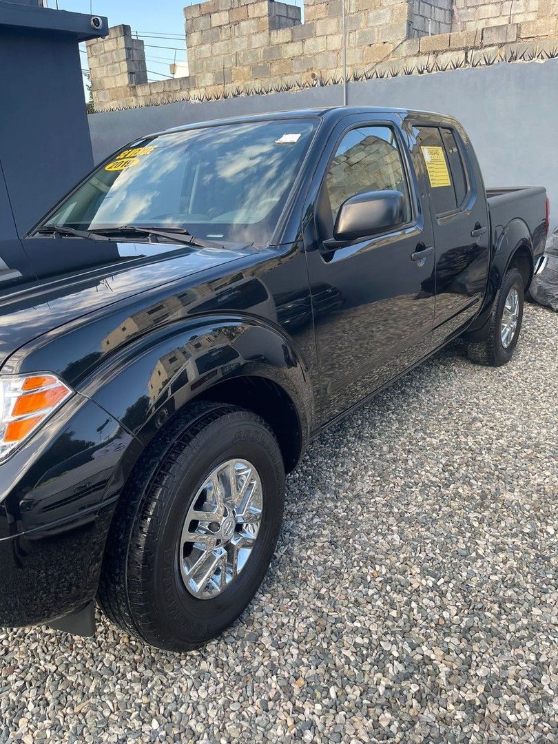 jeepetas y camionetas - NISSAN FRONTIER 2019 CLEAN CARFAX 84MIL MILLAS 4