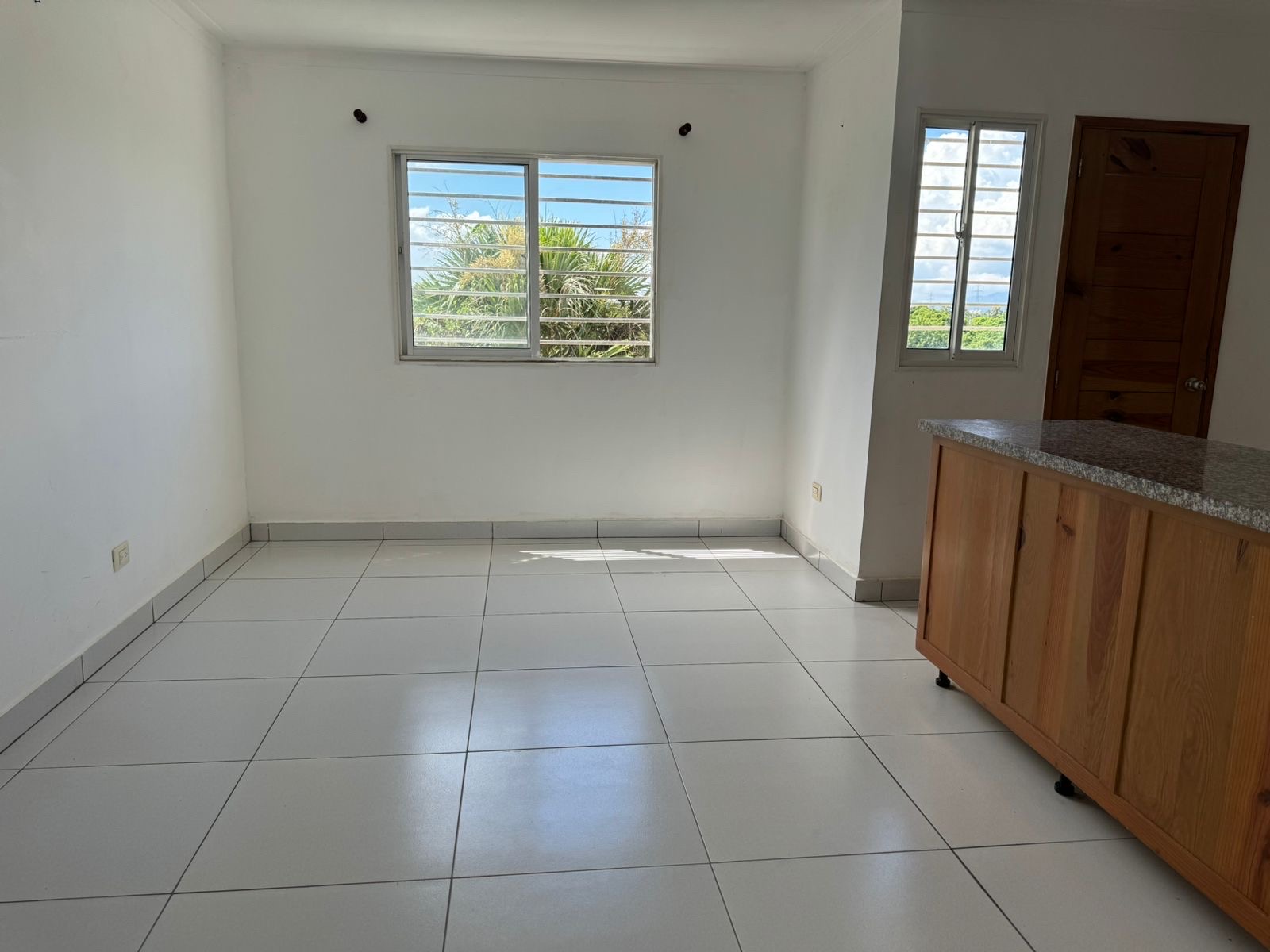 apartamentos - alquilo en palma real y vendo también  7