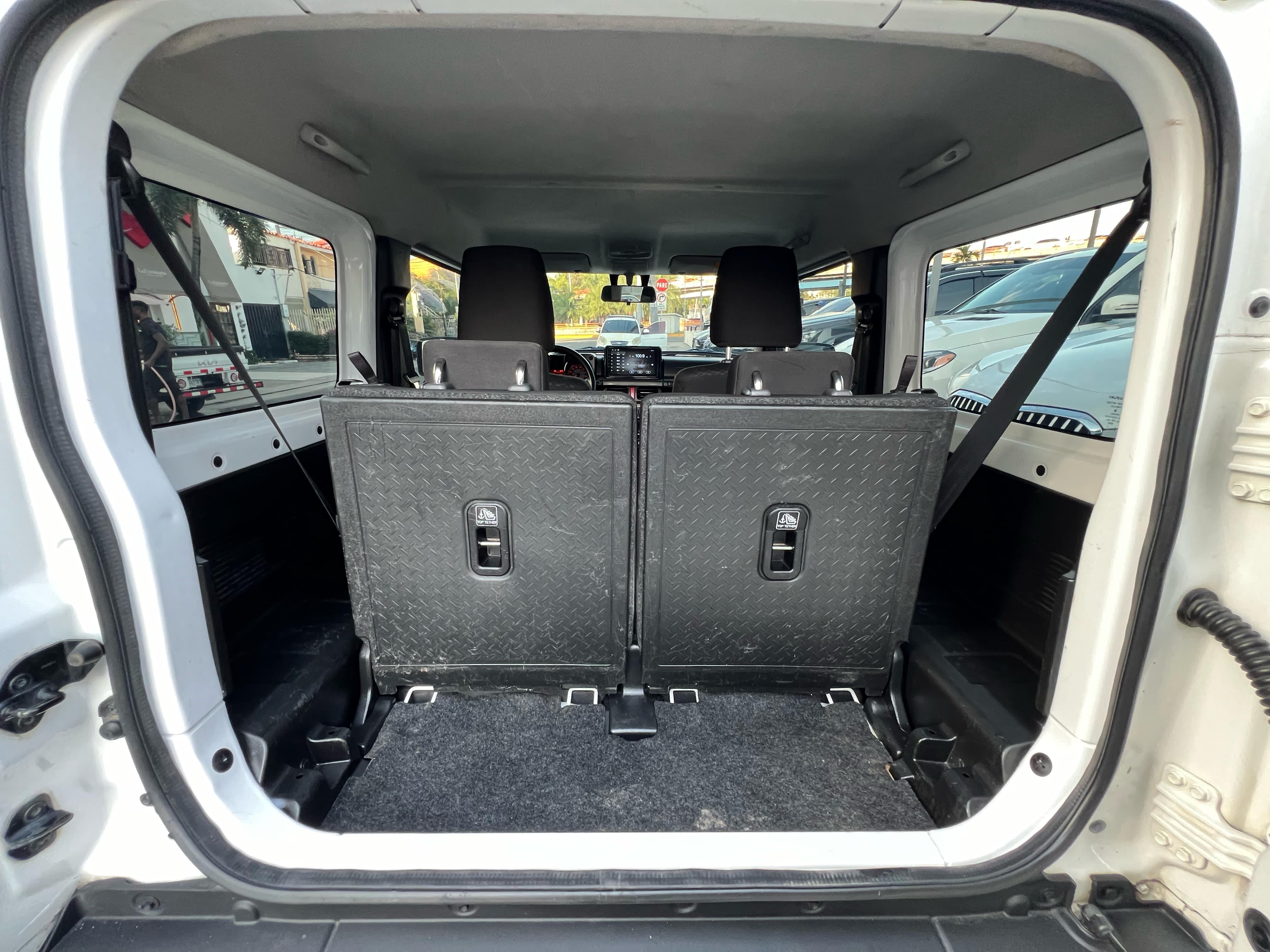 jeepetas y camionetas - Suzuki Jimny GL 4WD 2022 8